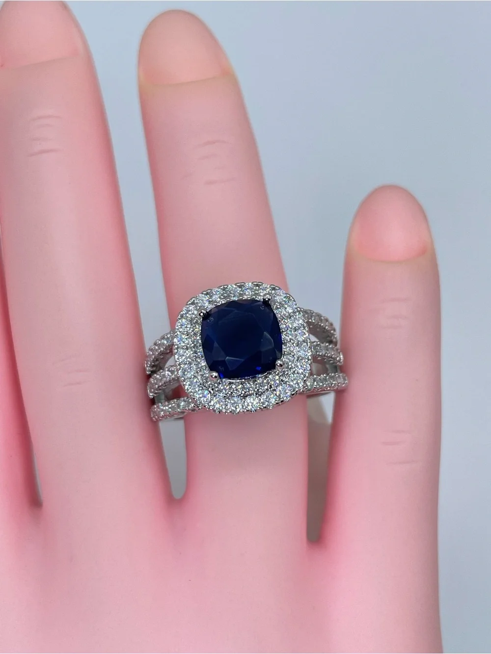 Swarovski Crystal Elements Sapphire Blue Halo Statement Ring Size 8